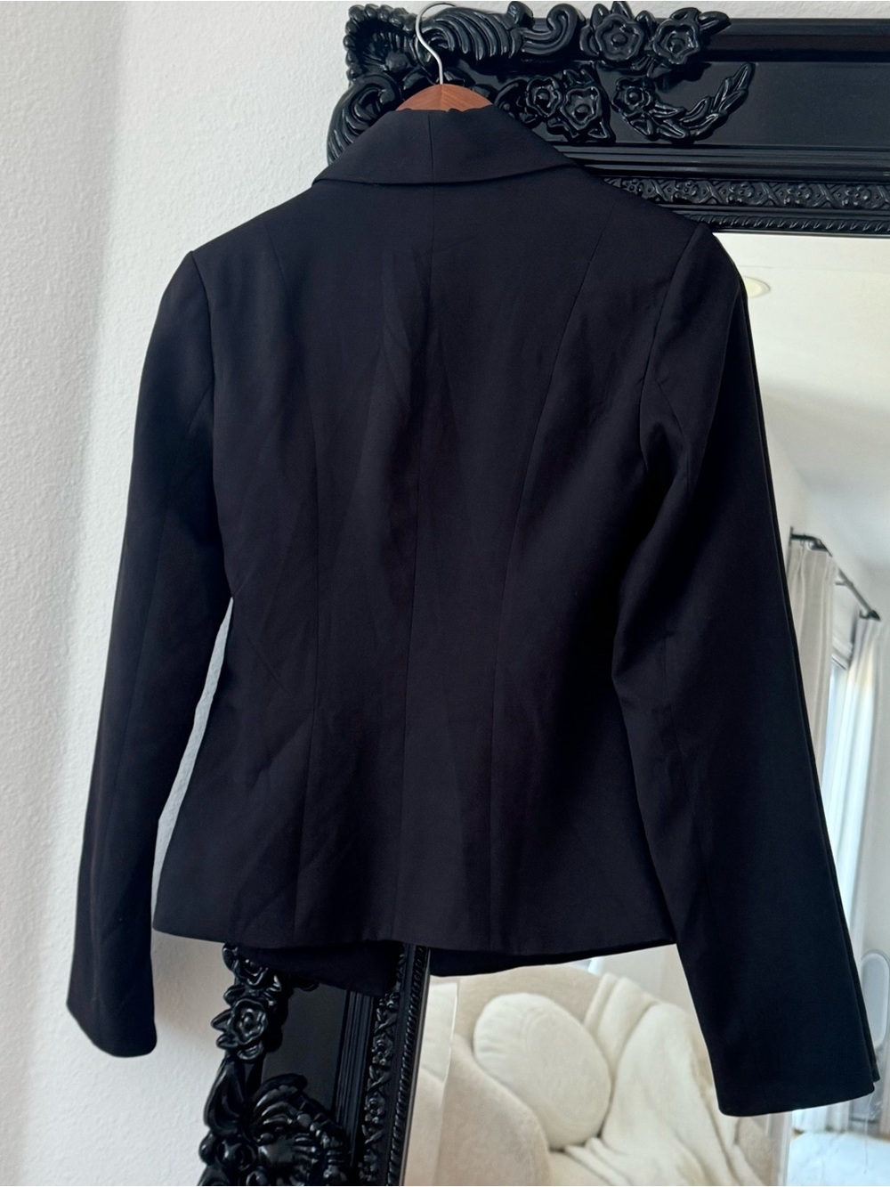 PrettyLittleThing | Women’s Avani Cinched Black Blazer Suit Jacket - Picture 2 of 3